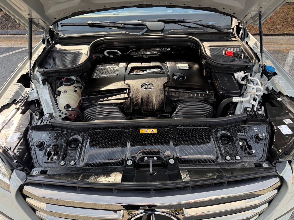 Used 2024 Mercedes-Benz GLS 580 4MATIC image 6