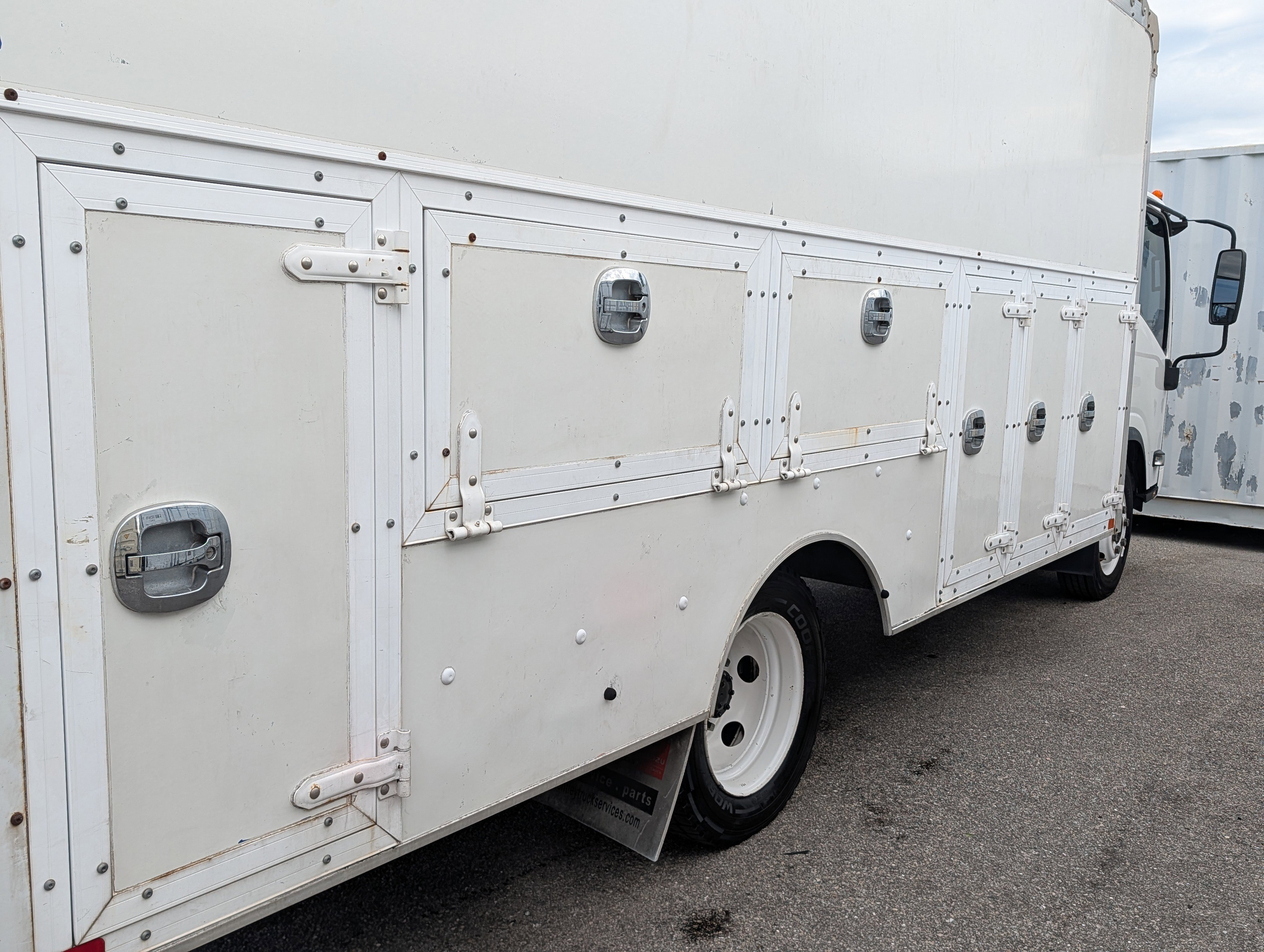 Used 2018 Isuzu NPR RWD image 14