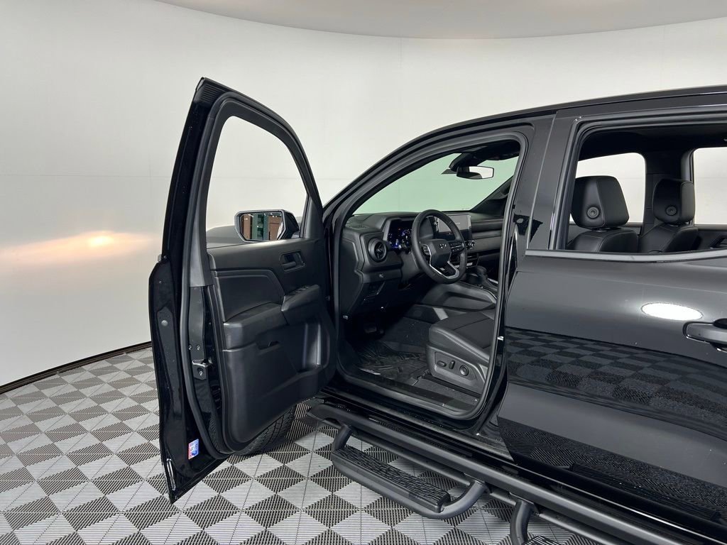 New 2025 Chevrolet Colorado Trail Boss w/ Midnight Edition image 11