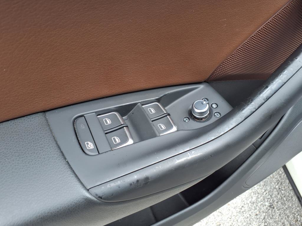 Used 2018 Audi Q3 2.0T Premium Plus w/ Premium Plus Package image 11