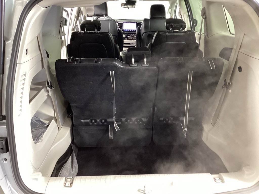 Used 2024 Chrysler Pacifica Touring-L image 32