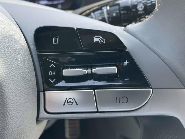 Certified 2025 Hyundai Elantra Sport image 20