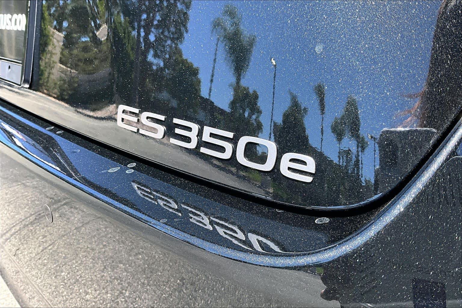 New 2026 Lexus ES 350e FWD image 8