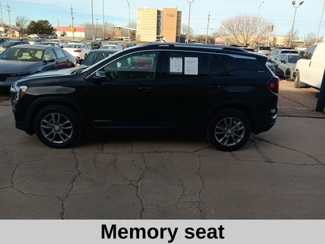 Used 2023 GMC Terrain SLT image 7