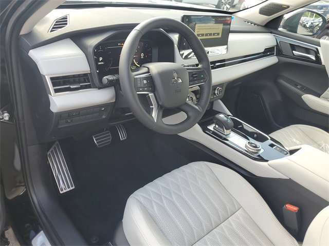 New 2025 Mitsubishi Outlander AWD image 21