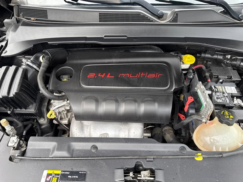 Used 2018 Jeep Compass Latitude w/ Popular Equipment Group AWD/4WD image 12