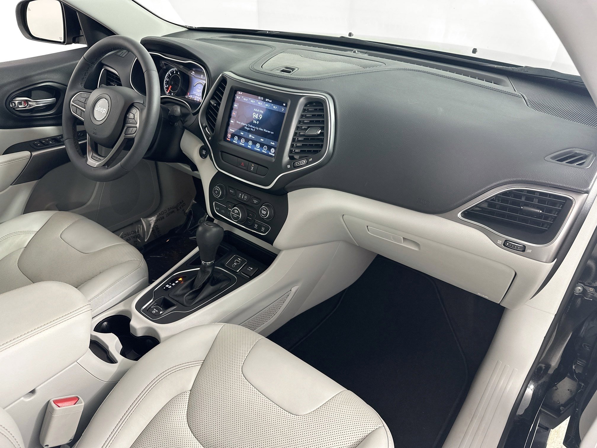 Used 2022 Jeep Cherokee Latitude Lux w/ Sun & Sound Group FWD image 28