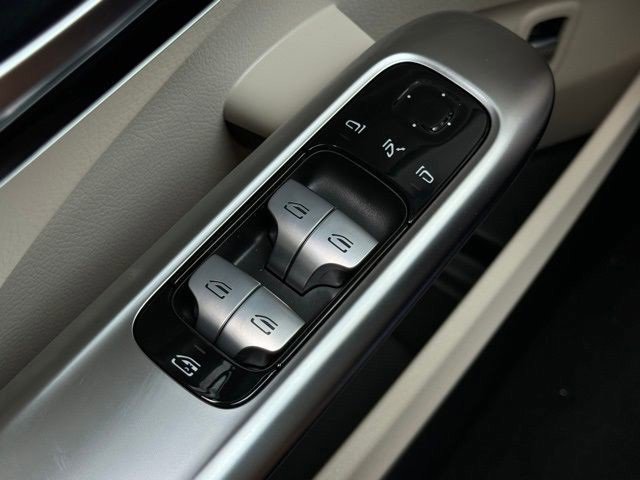 Used 2024 Mercedes-Benz C 300 Sedan image 19