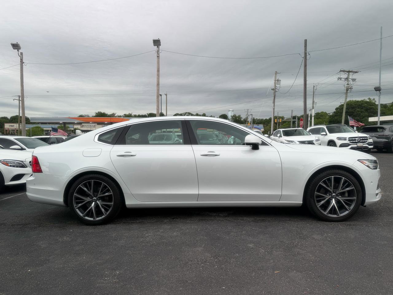 Used 2018 Volvo S90 T5 Momentum w/ Convenience Package AWD/4WD image 4