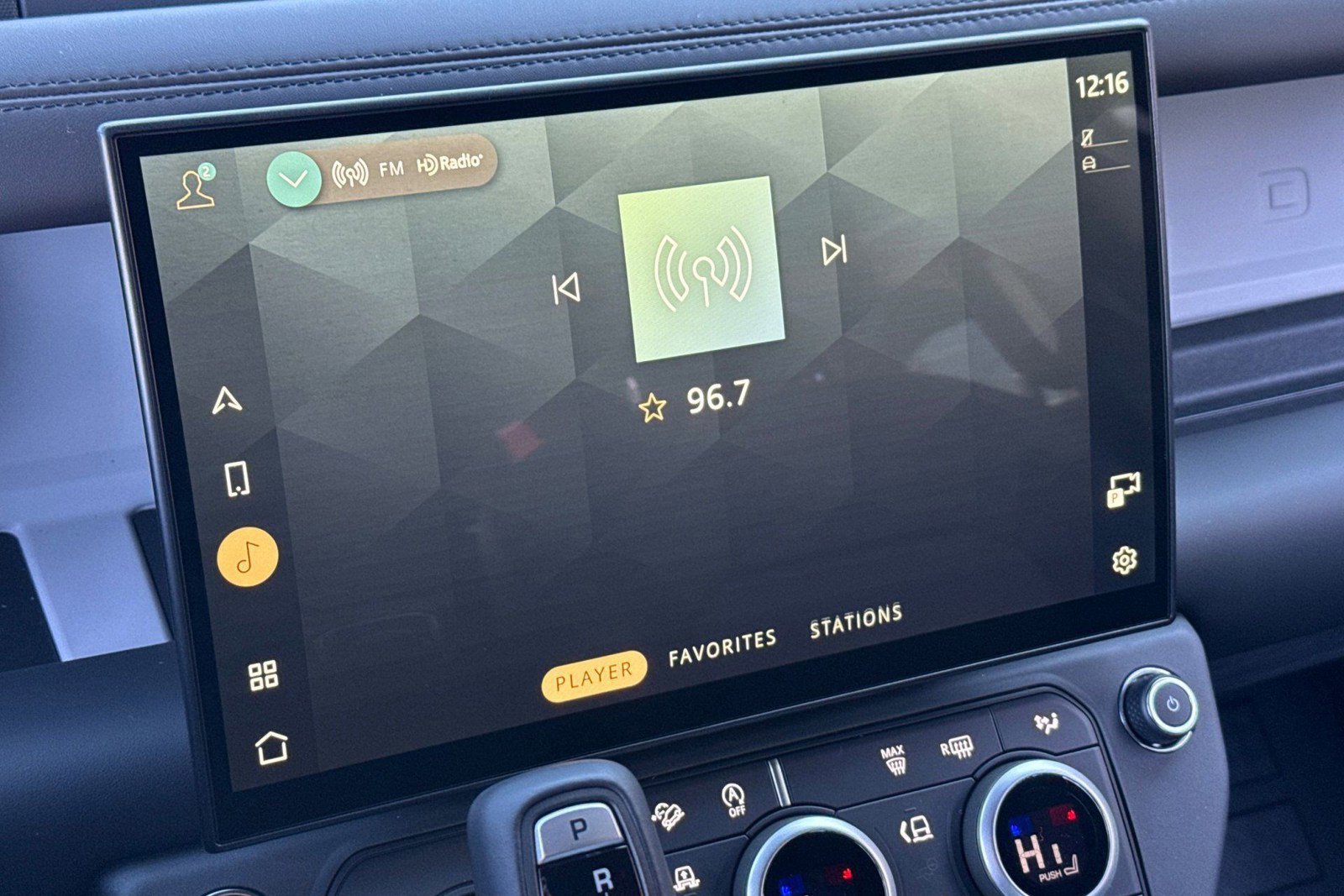 New 2026 Land Rover Defender 130 X-Dynamic SE image 25