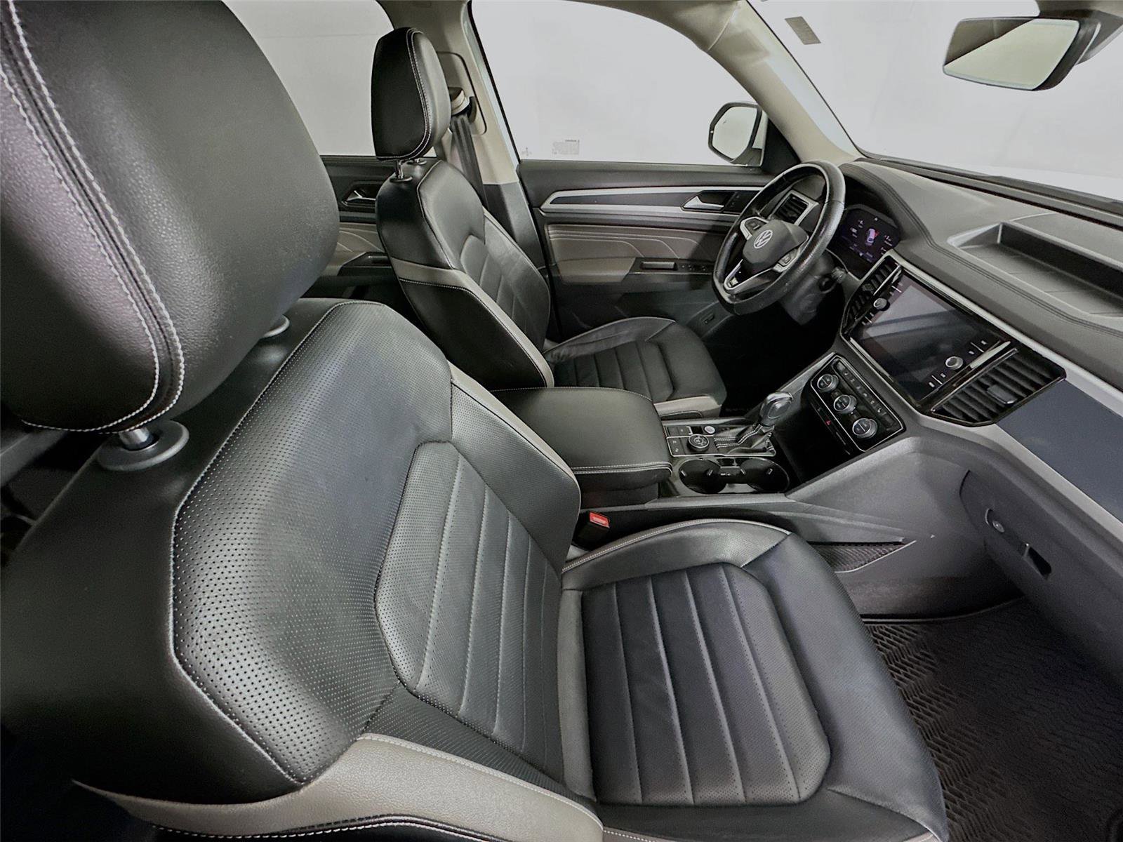 Used 2022 Volkswagen Atlas SEL Premium image 29