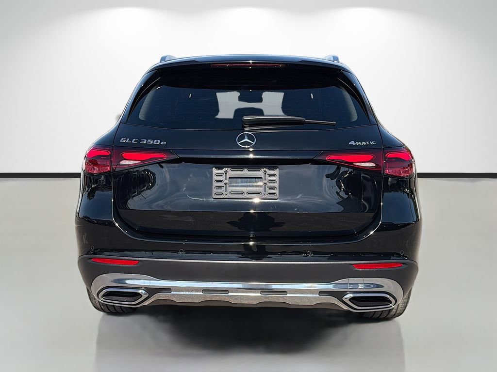 Used 2025 Mercedes-Benz GLC 350e 4MATIC image 4