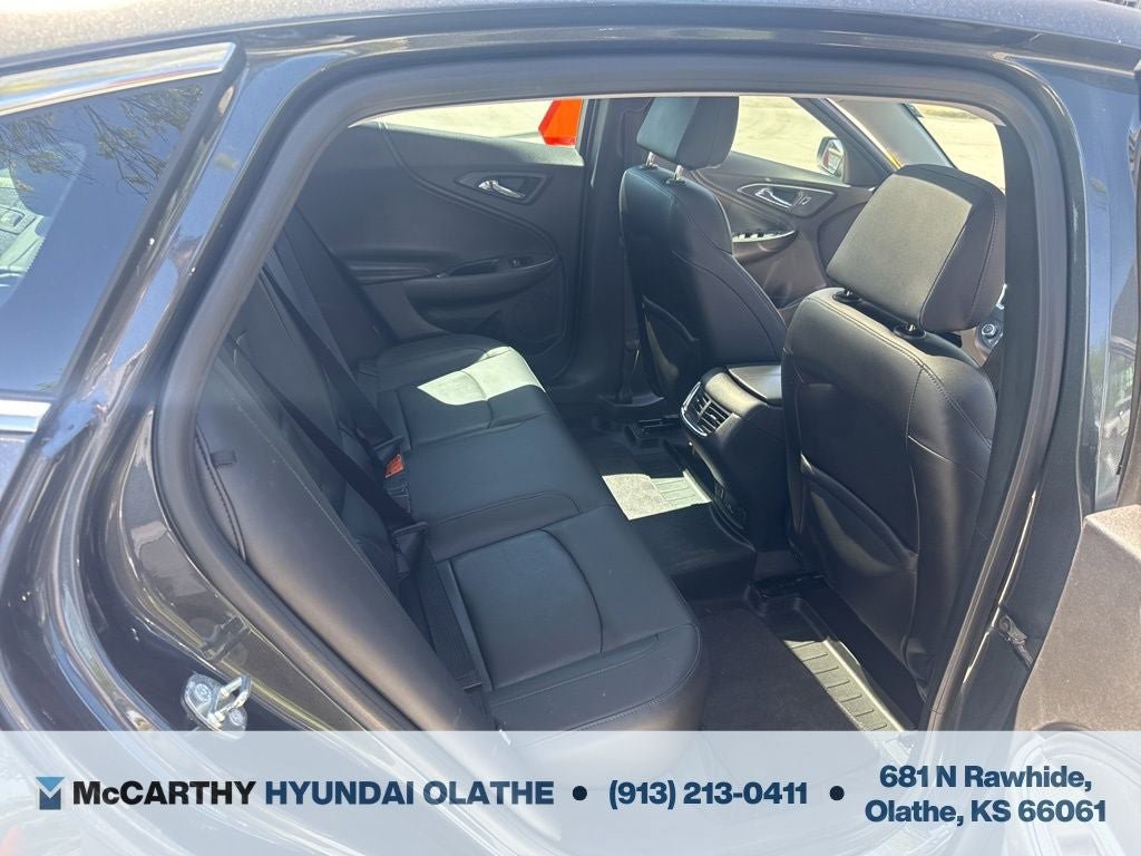 Used 2016 Chevrolet Malibu LT w/ Leather Package FWD image 17