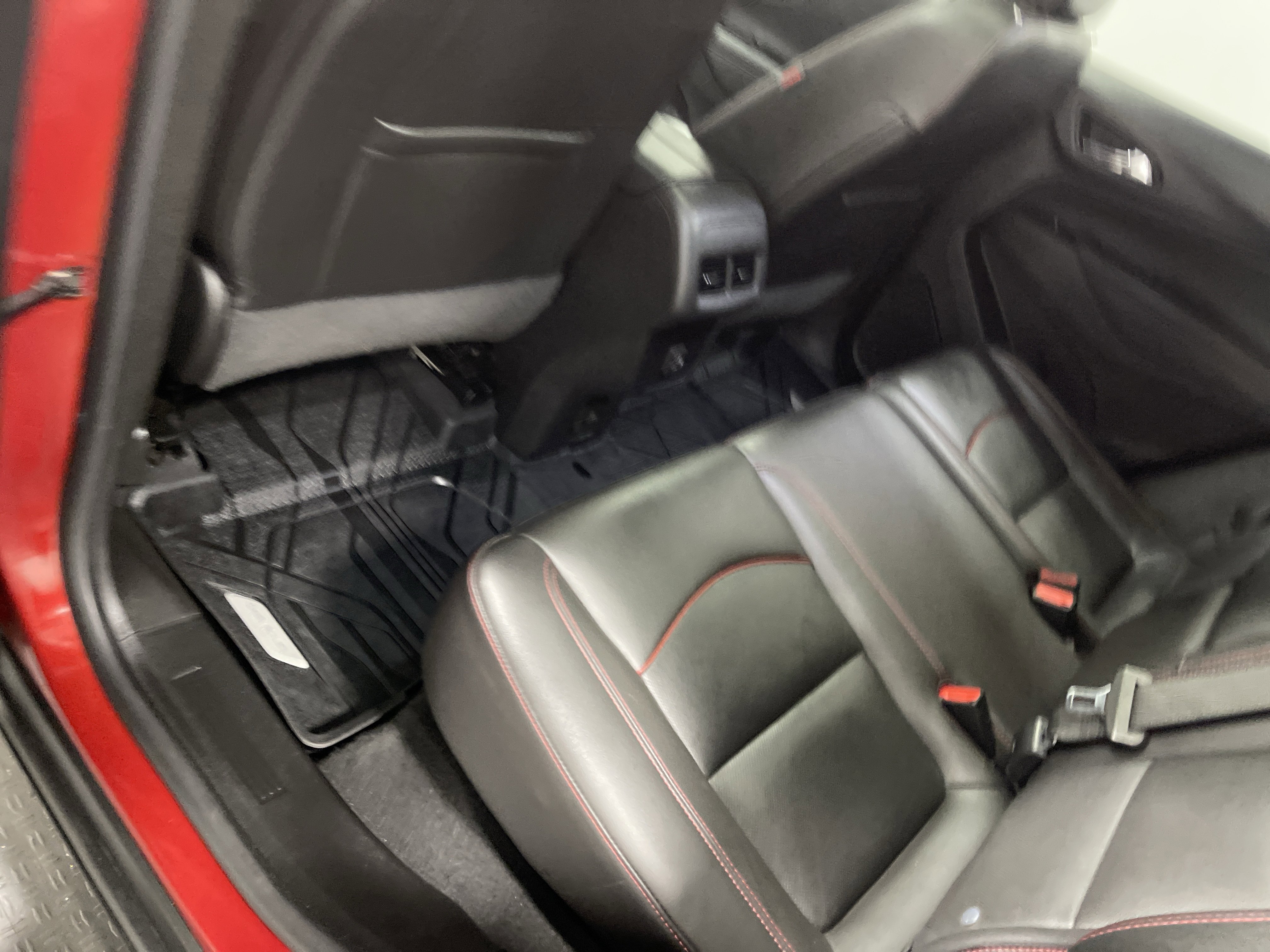 Used 2022 Chevrolet Equinox RS w/ RS Leather Package image 17