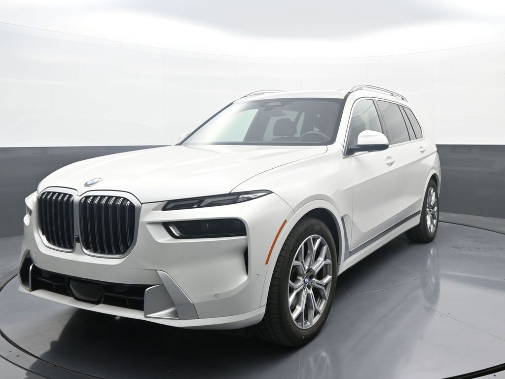 Used 2025 BMW X7 xDrive40i image 1