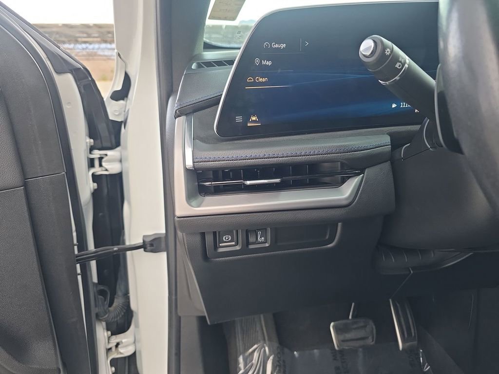 Used 2024 Cadillac XT4 Sport image 18