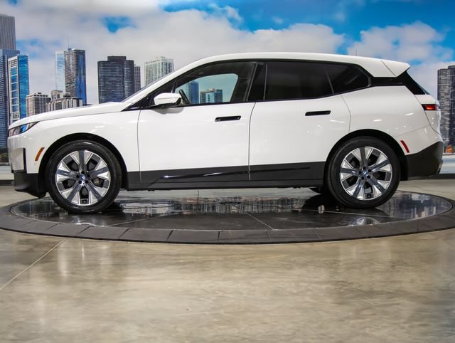 Used 2024 BMW iX xDrive50 w/ Premium Package AWD/4WD image 4