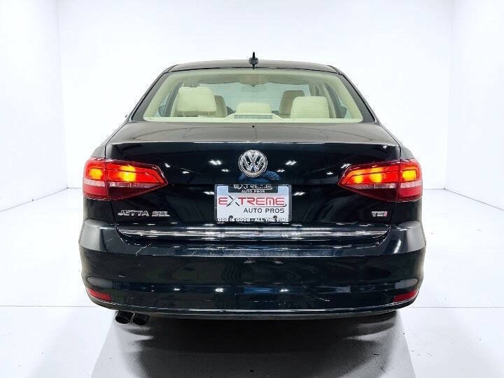 Used 2017 Volkswagen Jetta SEL Premium FWD image 7