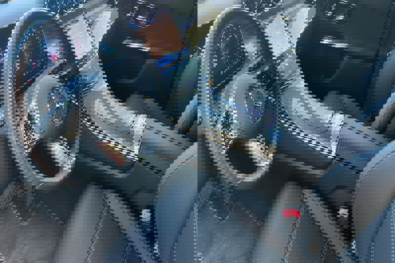 Used 2025 Mercedes-Benz GLC 300 image 14