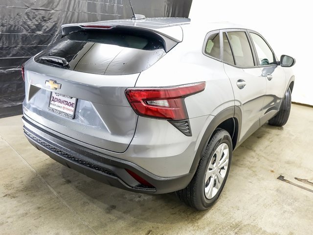 Used 2024 Chevrolet Trax LS w/ Driver Confidence Package image 7