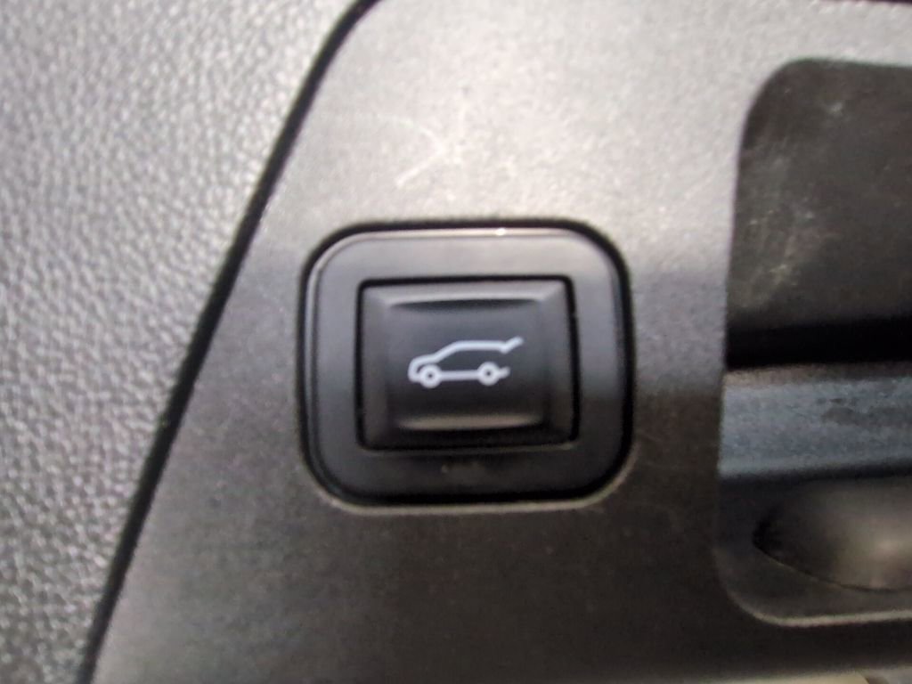 Used 2017 Buick Envision Essence image 30