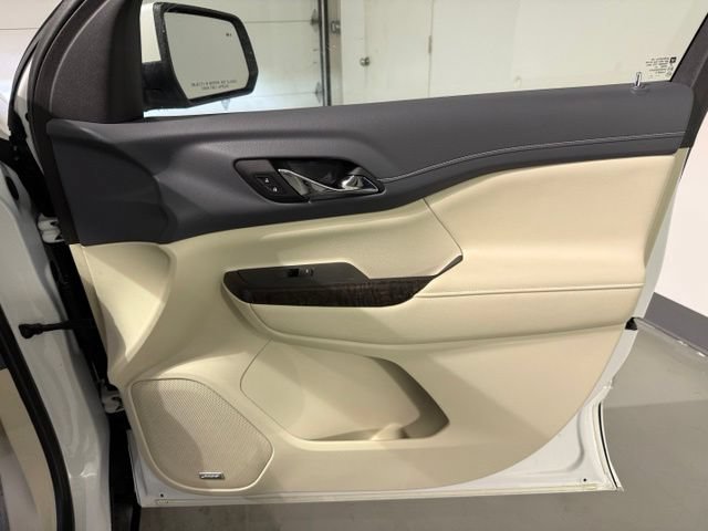 Used 2021 GMC Acadia Denali w/ Denali Ultimate Package AWD/4WD image 31