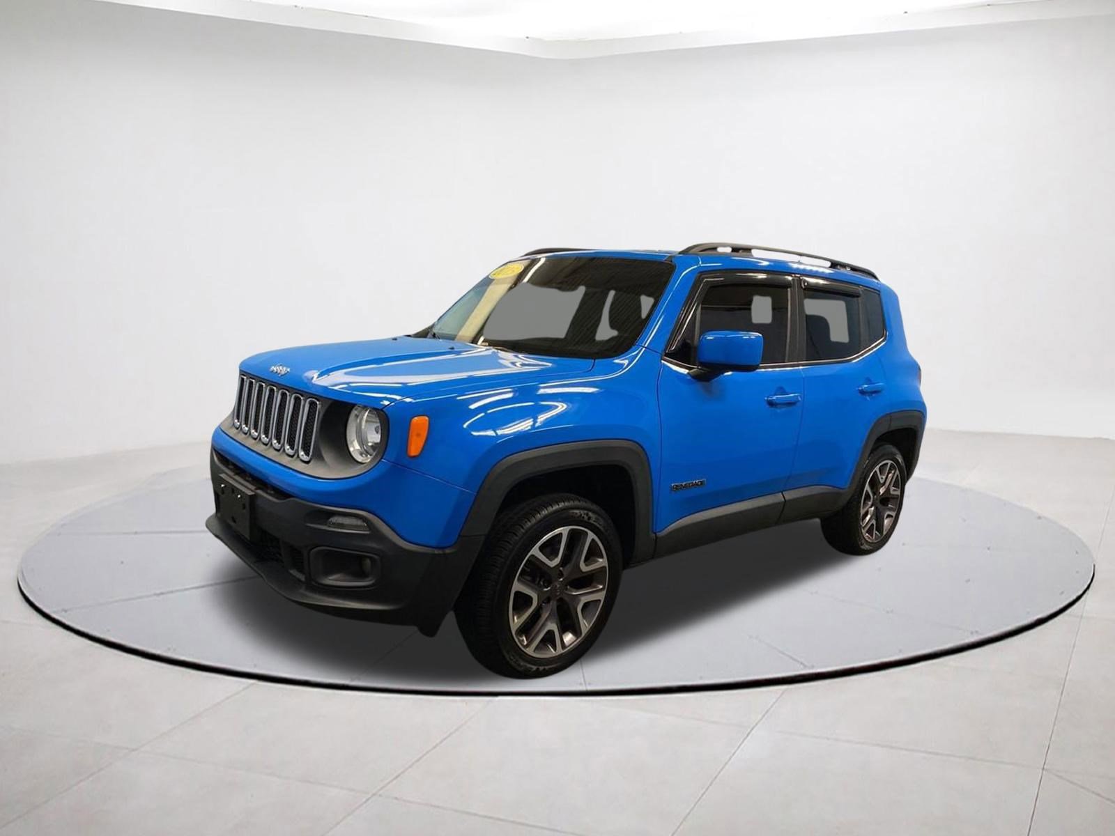 Used 2015 Jeep Renegade Latitude AWD/4WD image 3