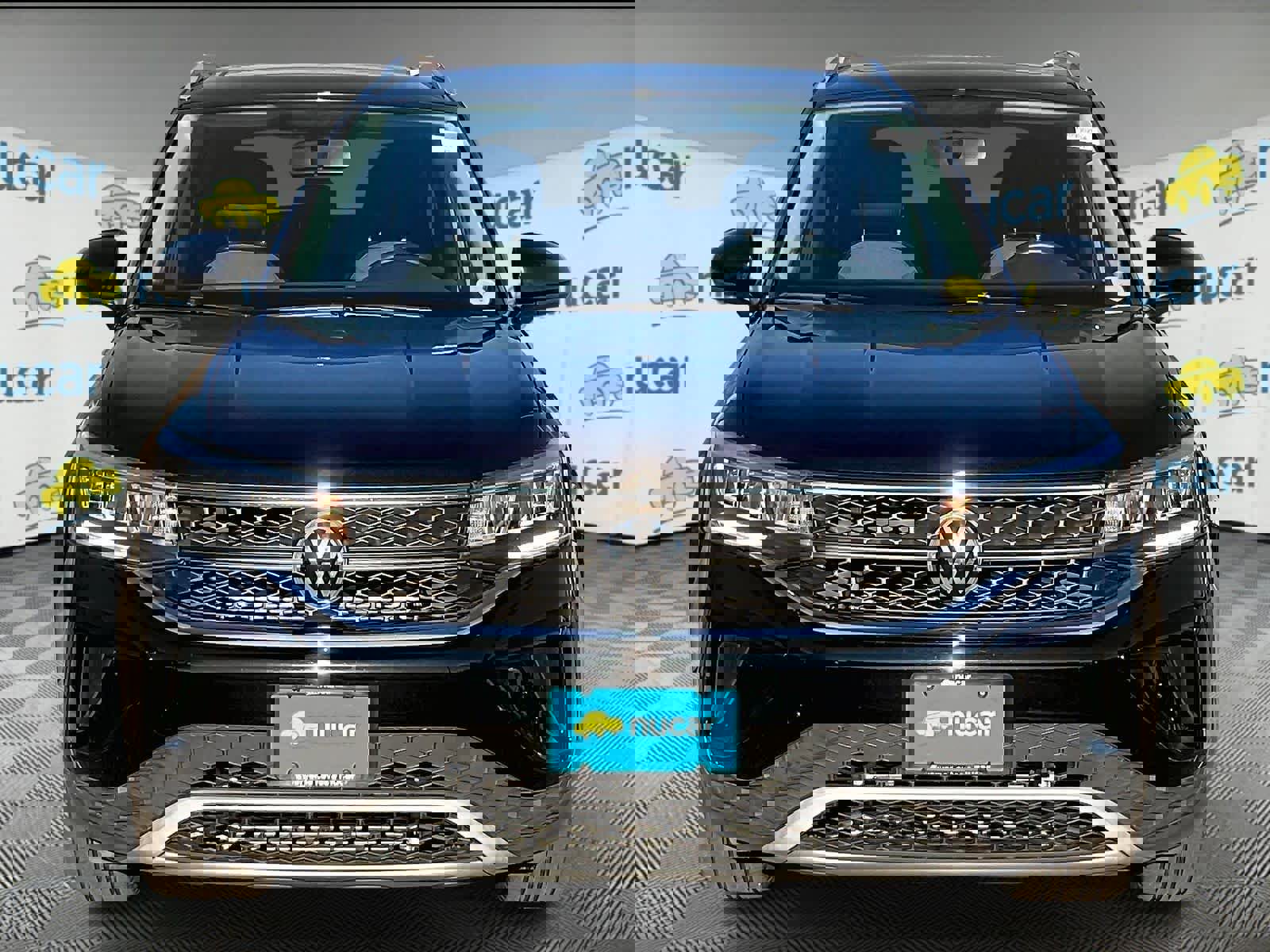 Used 2022 Volkswagen Taos SE w/ Panoramic Sunroof Package image 2