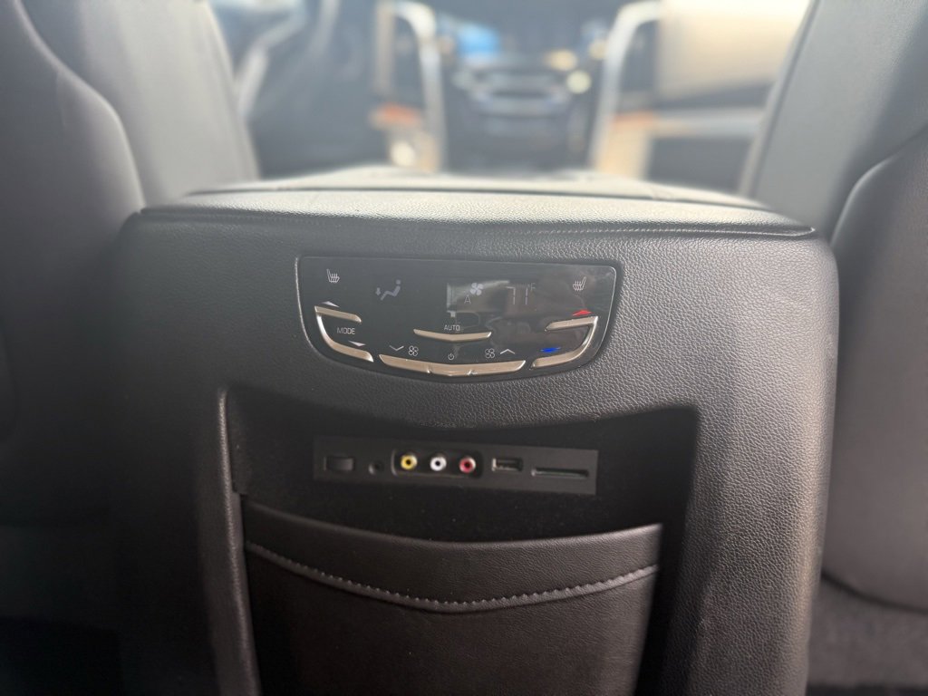 Used 2016 Cadillac Escalade Luxury image 19