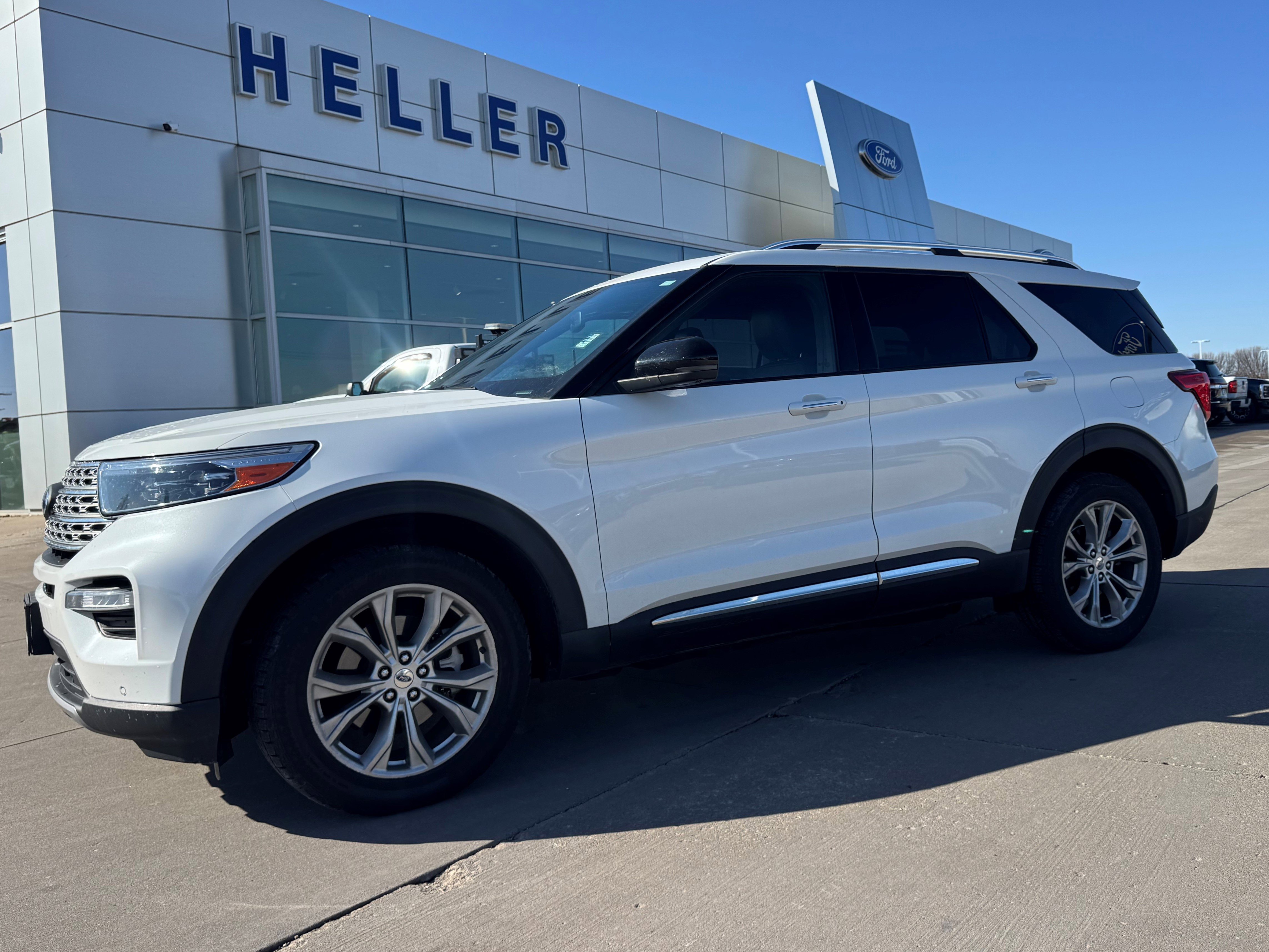 Used 2020 Ford Explorer Limited image 3