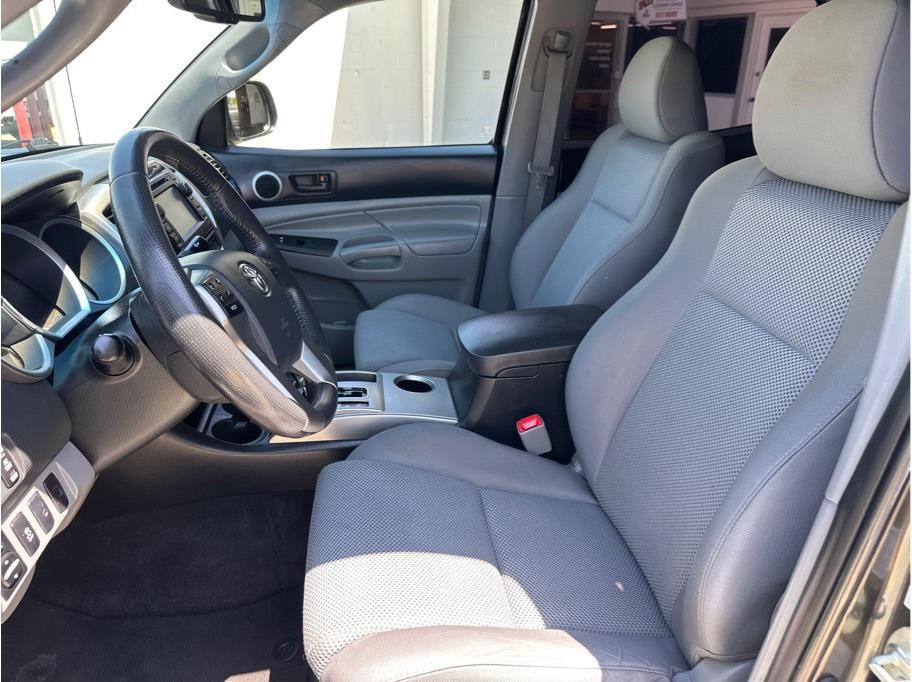 Used 2013 Toyota Tacoma PreRunner image 18