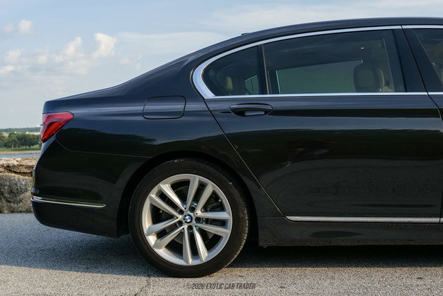Used 2019 BMW 750i xDrive w/ Executive Package AWD/4WD image 10