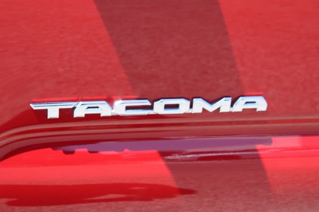 Used 2020 Toyota Tacoma SR5 w/ Technology Package AWD/4WD image 9
