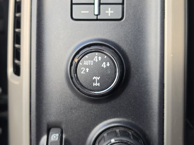 Used 2015 GMC Sierra 1500 Denali w/ Driver Alert Package AWD/4WD image 30