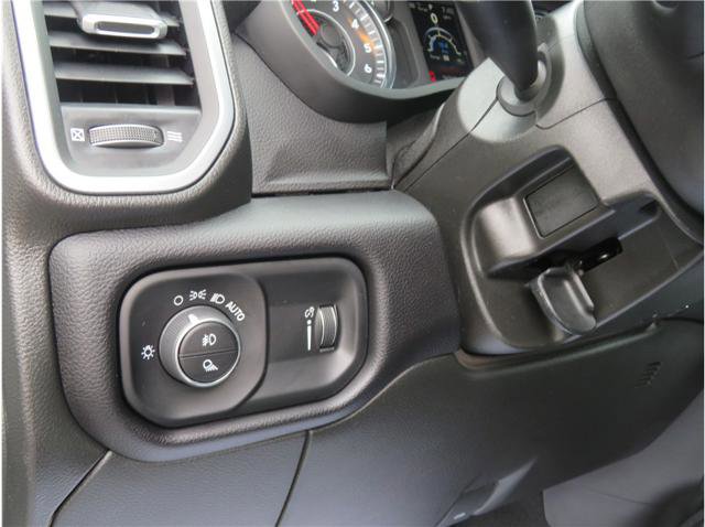 Used 2024 RAM 2500 Big Horn AWD/4WD image 12