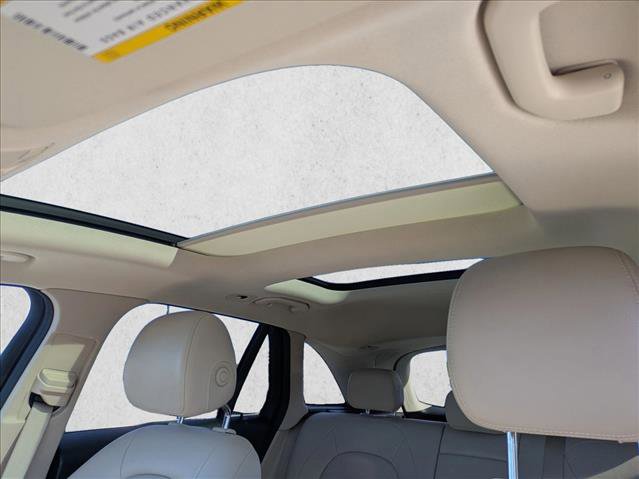 Used 2019 Mercedes-Benz GLC 350e 4MATIC image 17