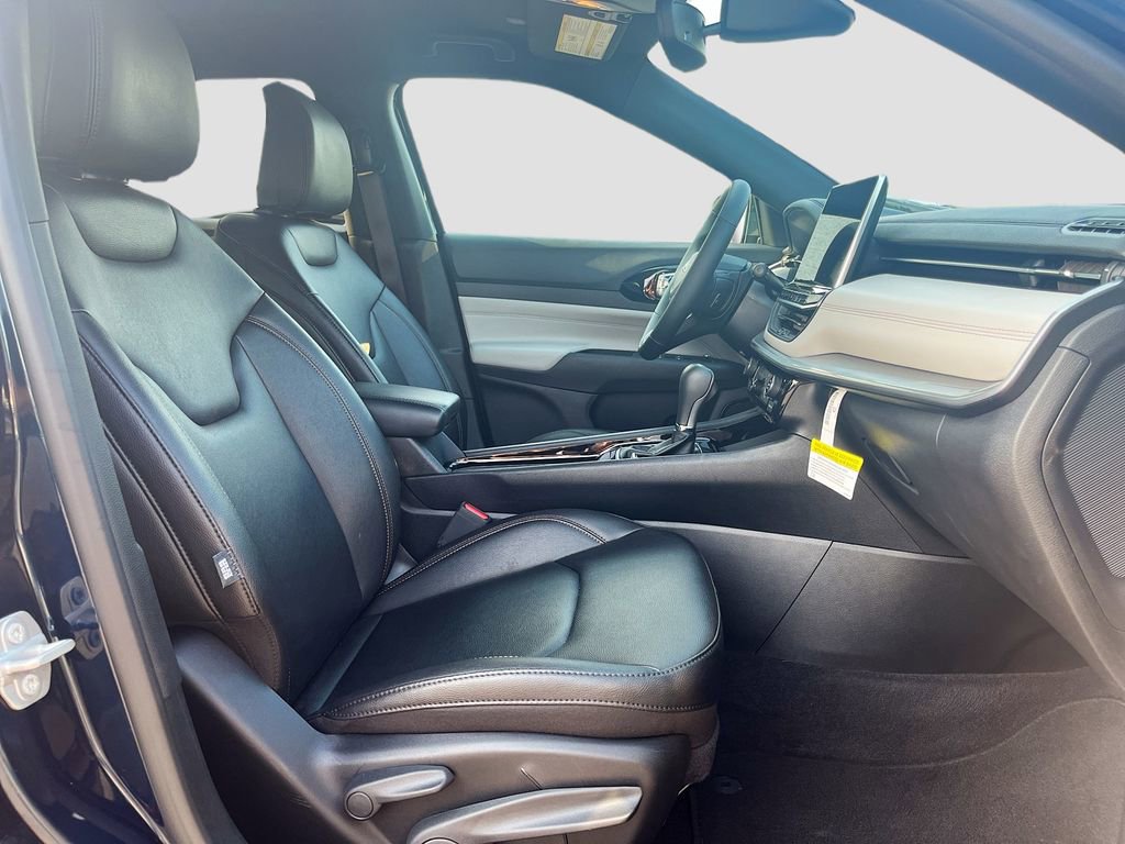 Used 2024 Jeep Compass Limited image 26