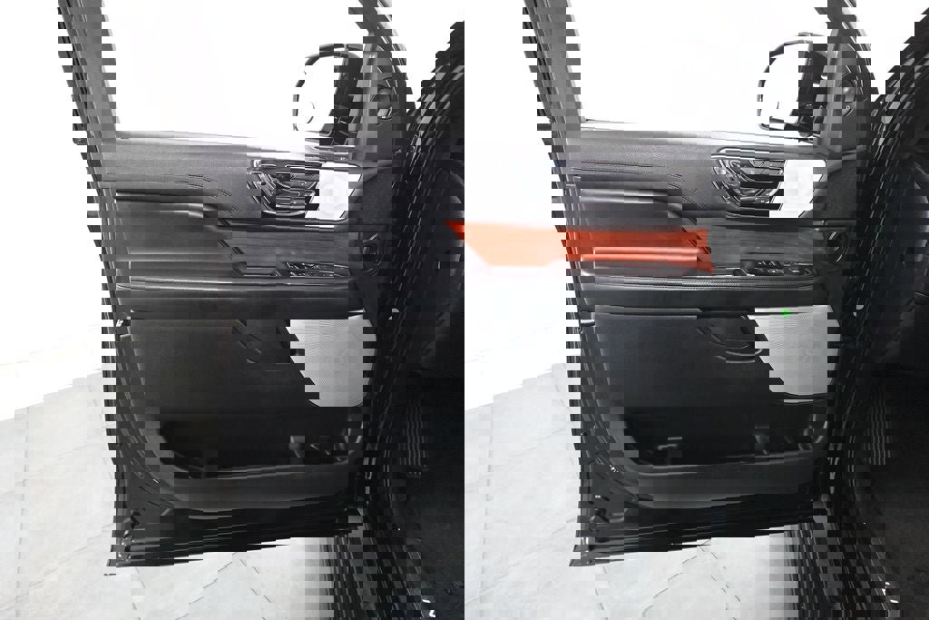 Used 2021 Lincoln Navigator L Reserve image 8