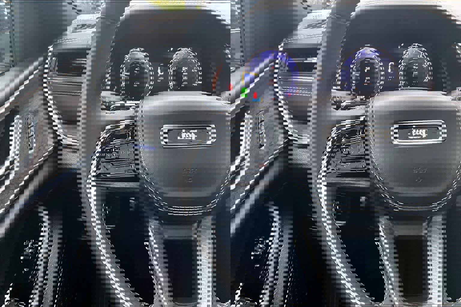 Used 2024 Jeep Grand Cherokee Overland image 25