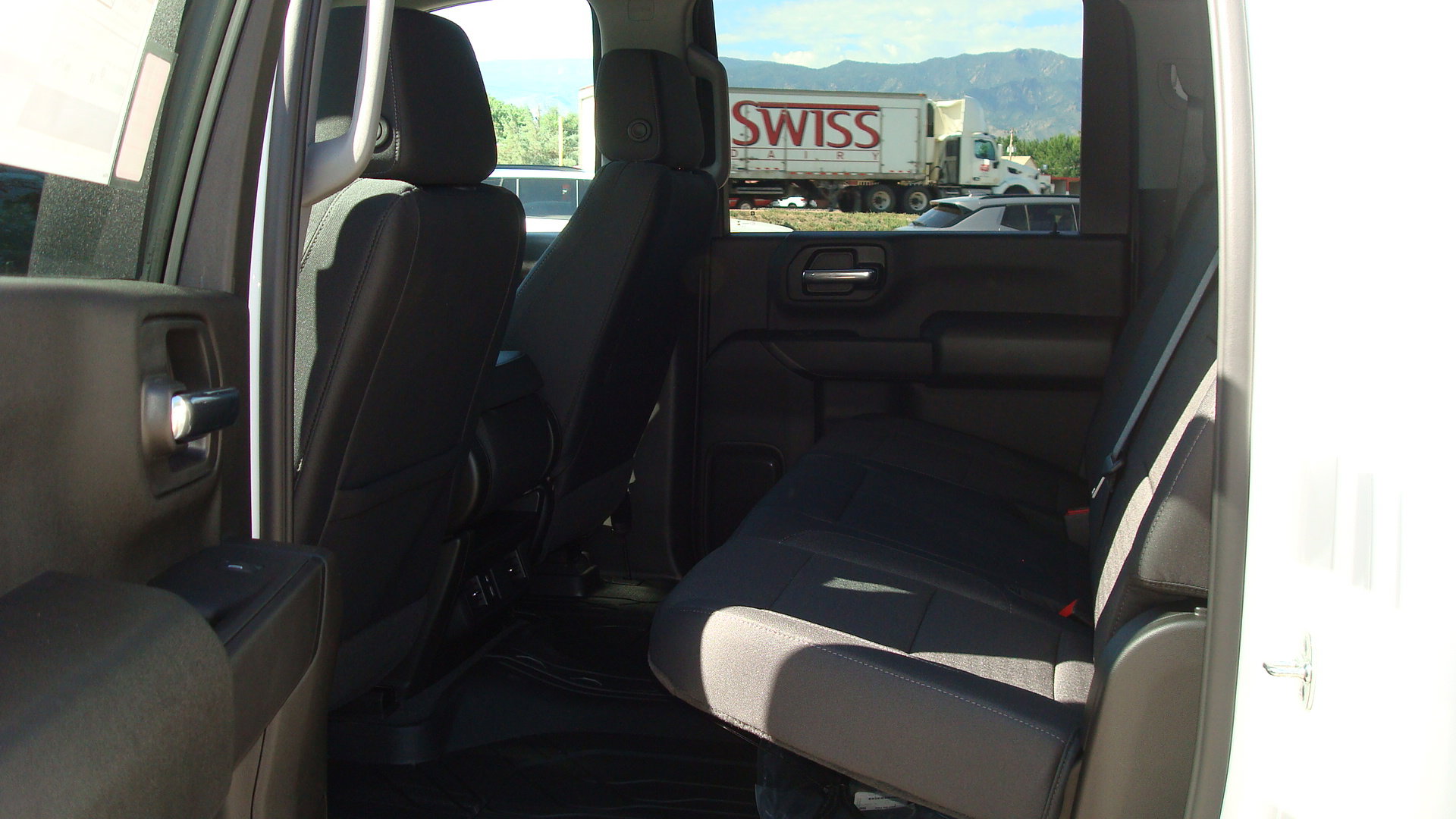 New 2025 Chevrolet Silverado 2500 Custom image 7