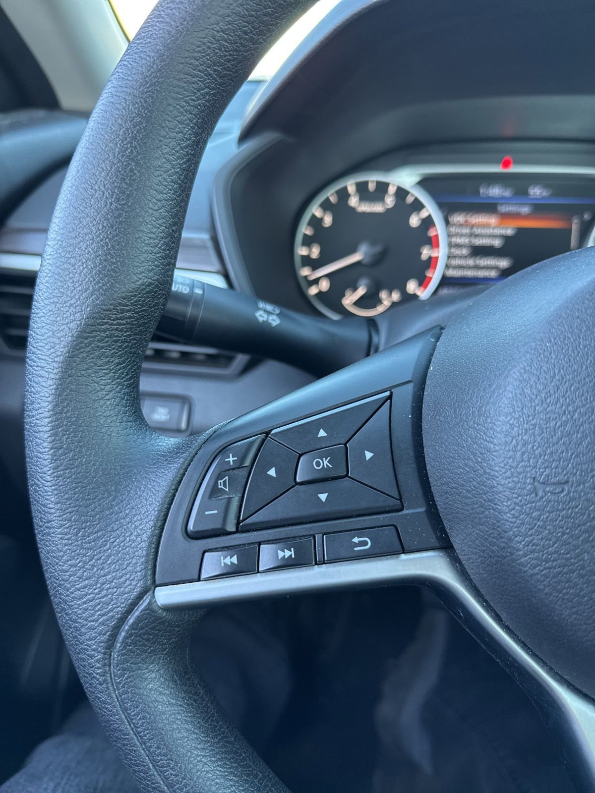 Used 2024 Nissan Altima 2.5 SV image 12