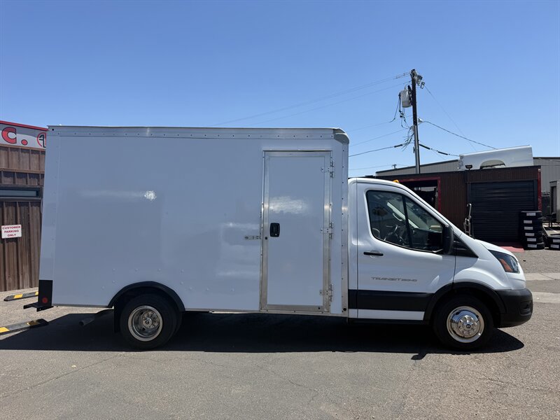 Used 2022 Ford Transit 350 DRW RWD image 2