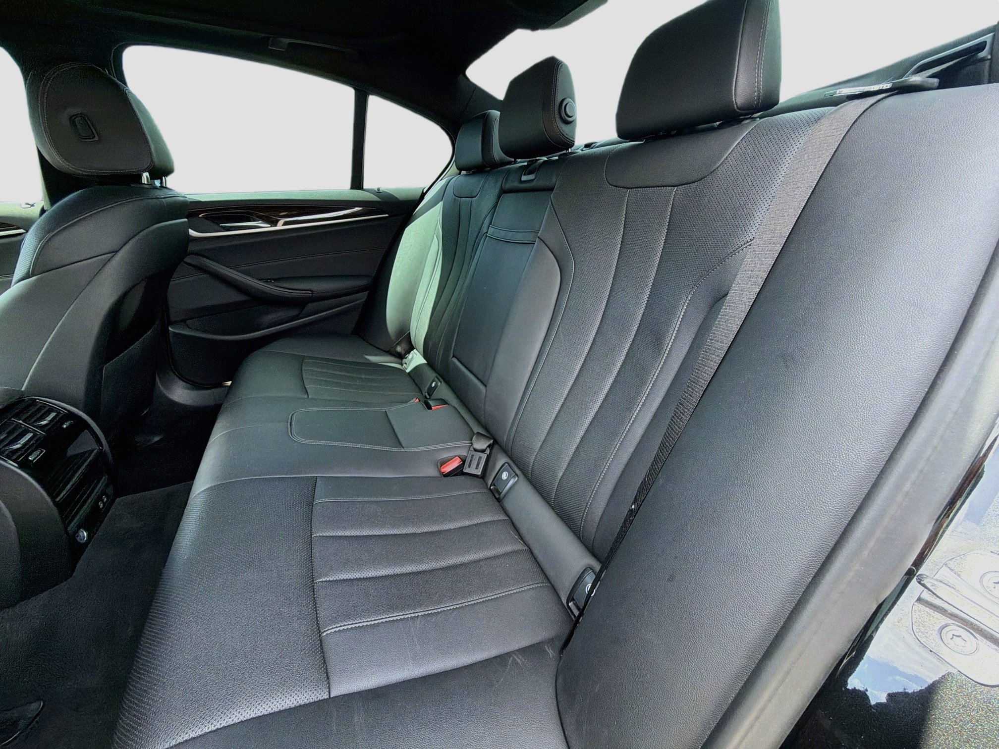Used 2021 BMW 530i w/ Convenience Package RWD image 20
