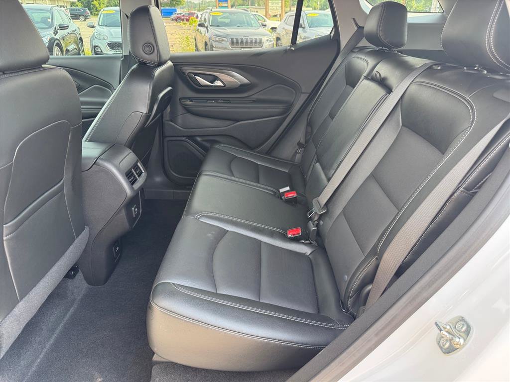 Used 2024 GMC Terrain SLT AWD/4WD image 10
