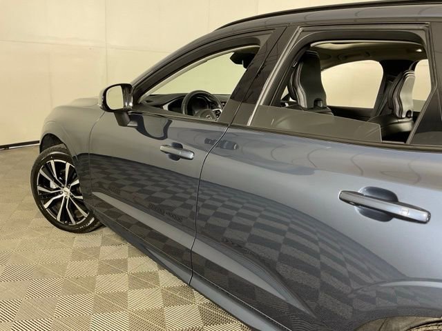 Certified 2025 Volvo XC60 B5 Plus image 38
