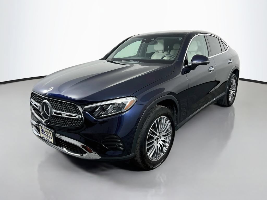 Used 2024 Mercedes-Benz GLC 300 4MATIC image 3
