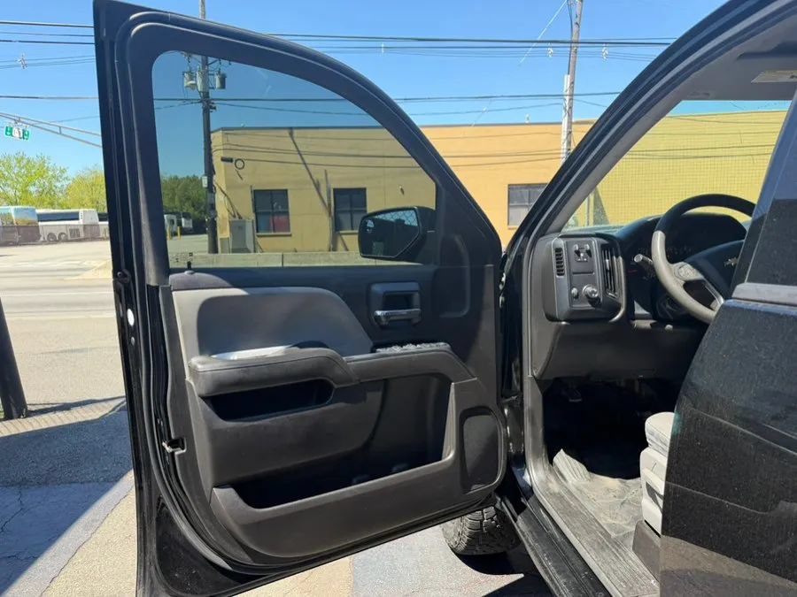 Used 2016 Chevrolet Silverado 1500 W/T w/ Black Out Edition RWD image 7