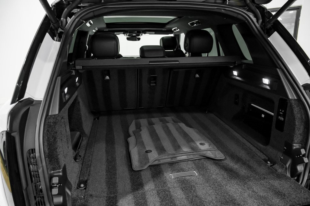 Used 2023 Land Rover Range Rover SE image 47