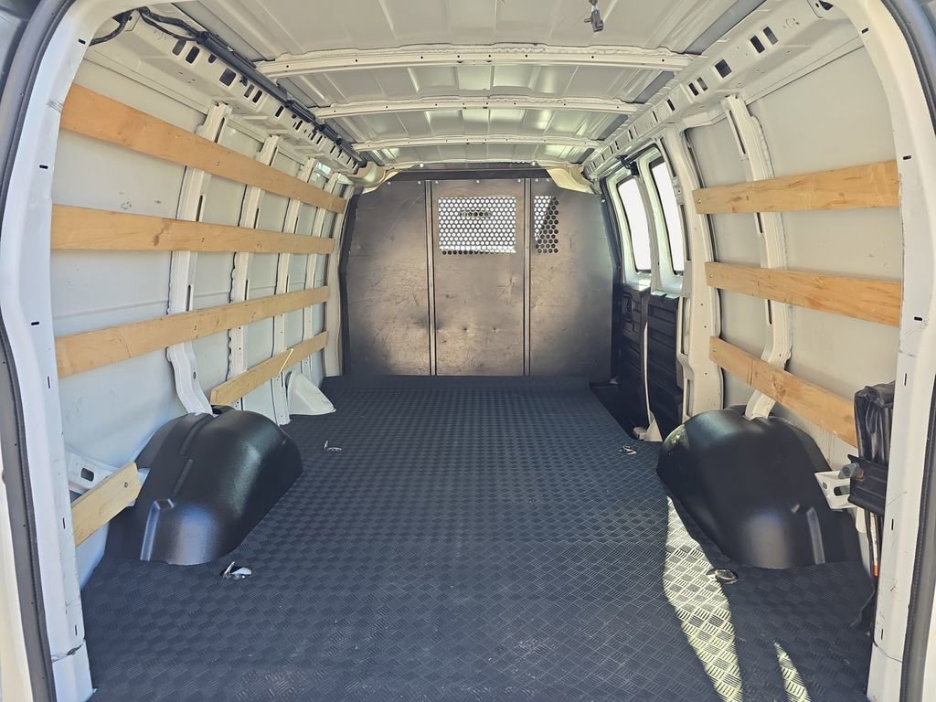 Used 2024 GMC Savana 2500 w/ Driver Convenience Package image 13