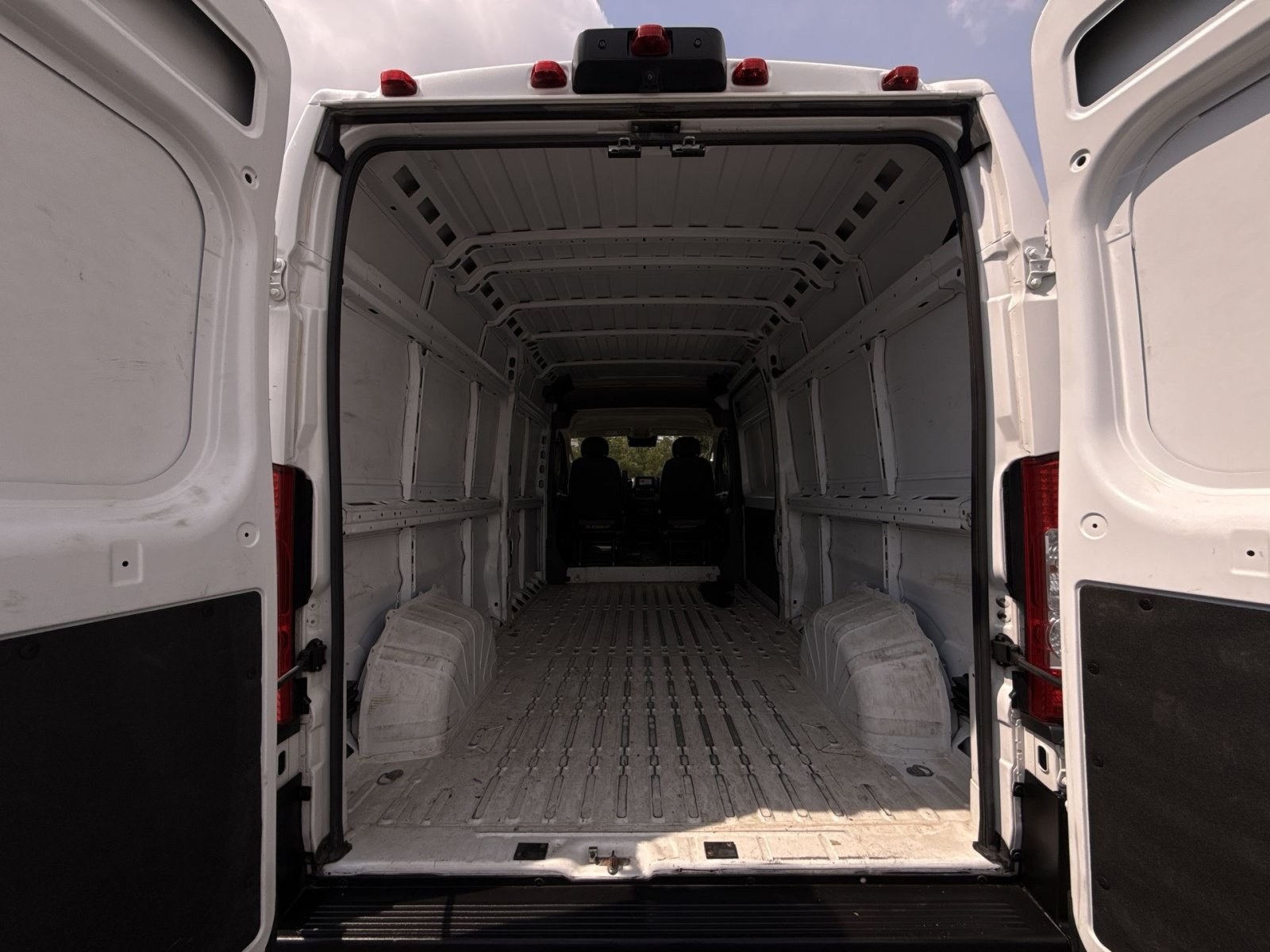 Used 2023 RAM ProMaster 2500 FWD image 21